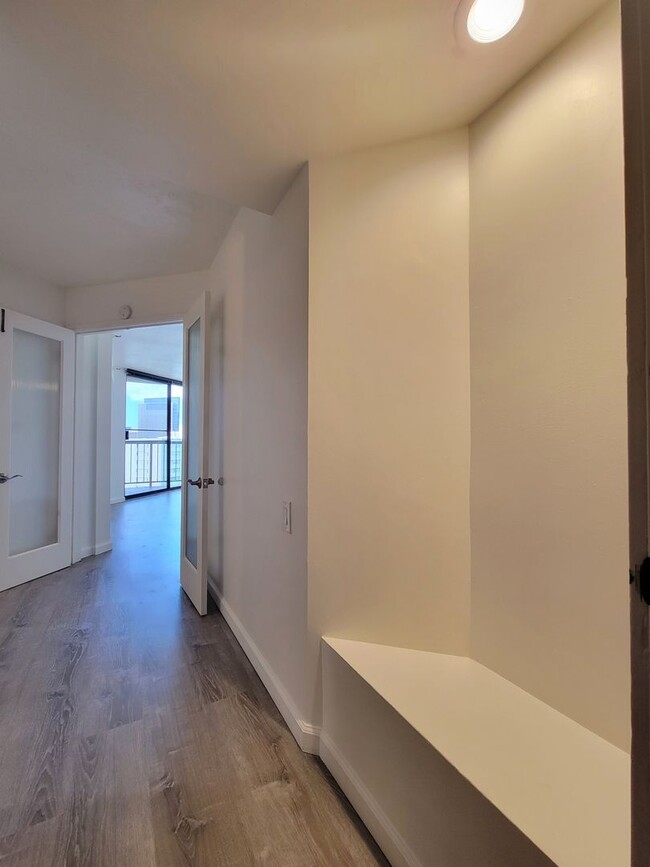 Foto del edificio - AVAILABLE NOW | 6 or 12 Month Lease Option...