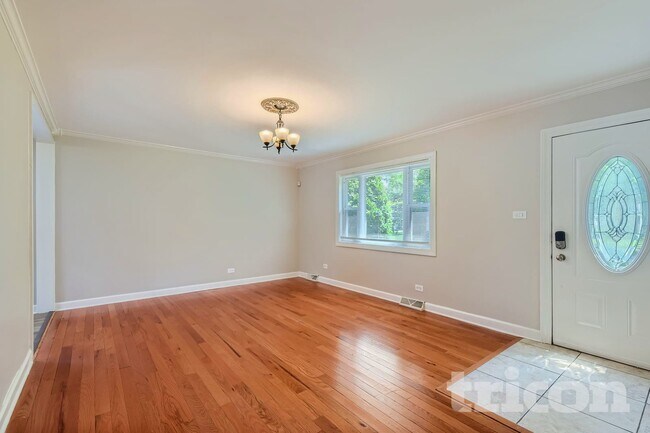 Foto del edificio - 612 W James St