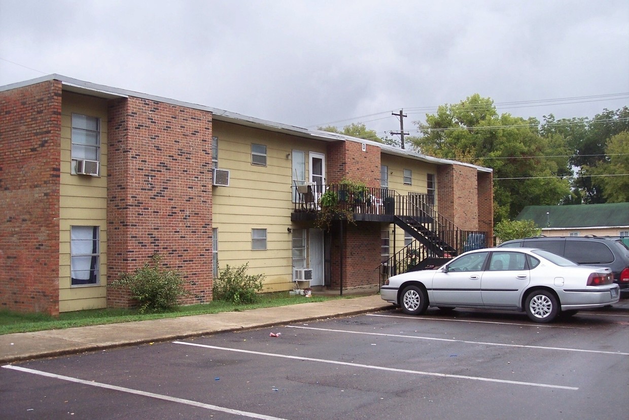 Foto principal - 815 13th St N