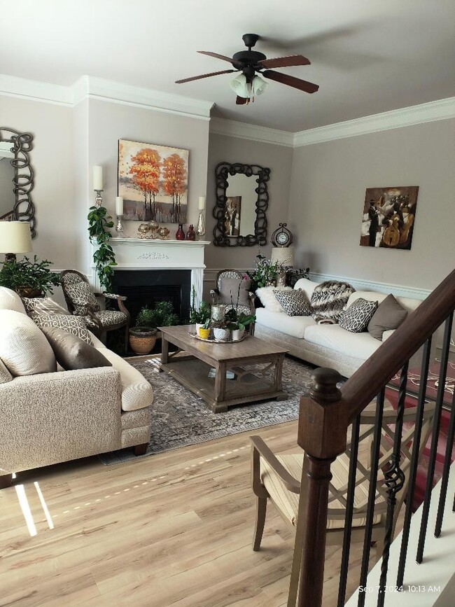 Building Photo - 4 Bedroom 4 Bath Furnished Home in Simpson...