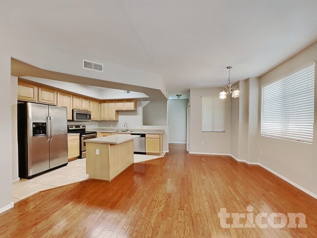 Foto del edificio - 16825 N 14th St