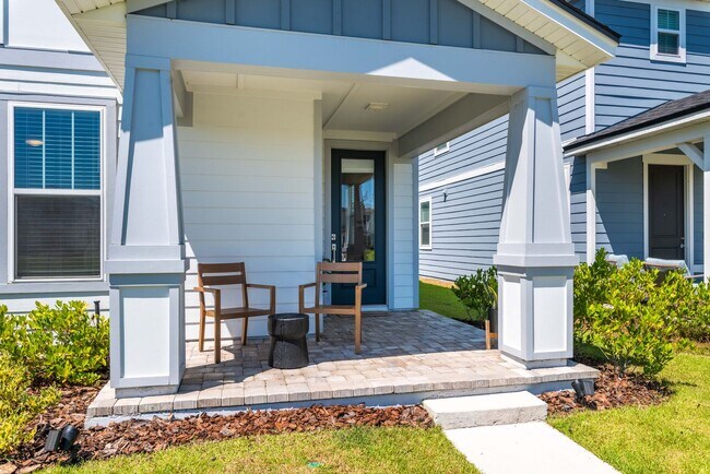 Building Photo - Waterfront Living in Wildlight! 4 bed - 3 bath