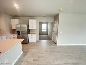 Building Photo - 801 Serenity Ln