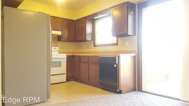 Building Photo - 2 br, 1 bath Apartment - 1203 Kaplan Dr
