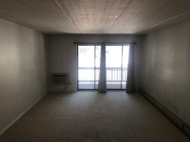 Building Photo - 7920 Woodglen Ln