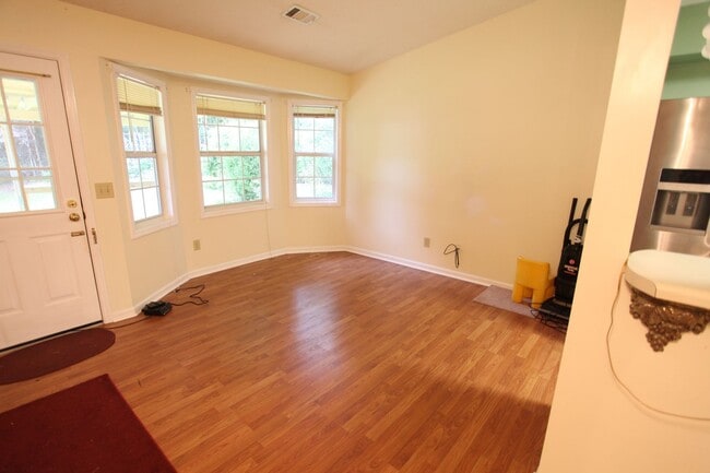 Building Photo - 3 BR 2 Bath house in Cul-de-sac in Auburn