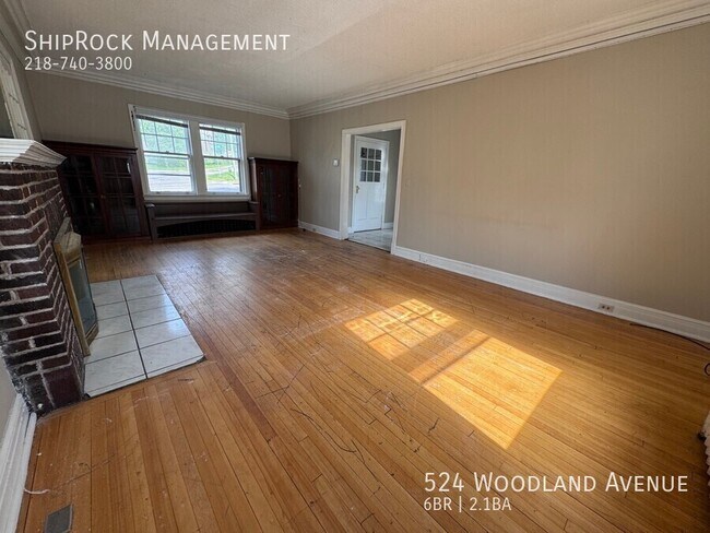 Foto del edificio - 524 Woodland Ave