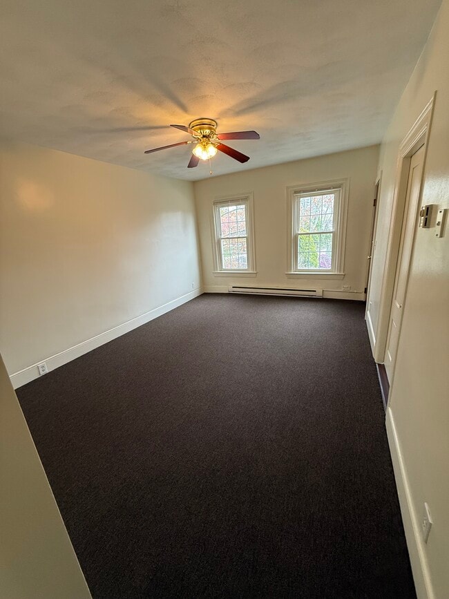 Building Photo - 13 Brayton Ct