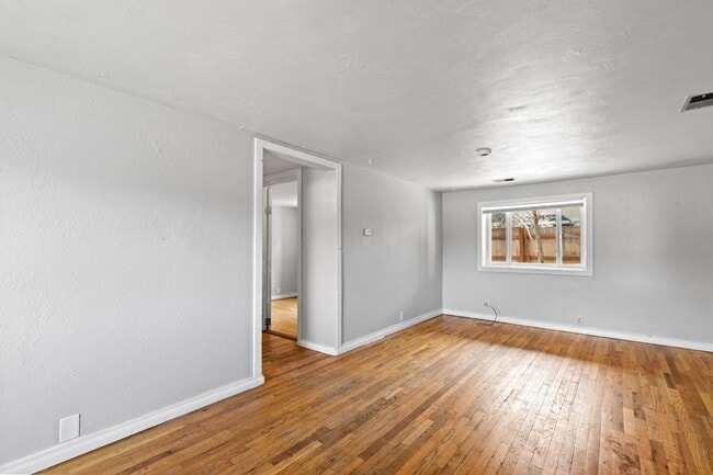 Photo - 840 North St Apartment