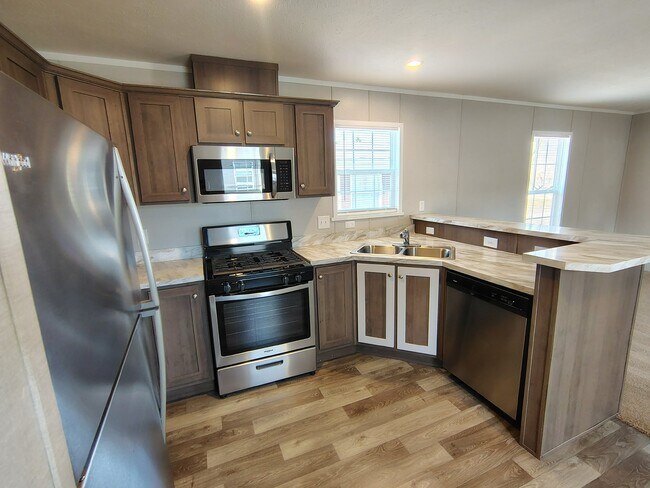 Foto del edificio - 5201 Chantelle Dr