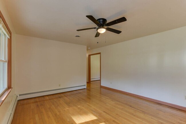 Foto del edificio - Welcome to Yorktown with a charming rural ...