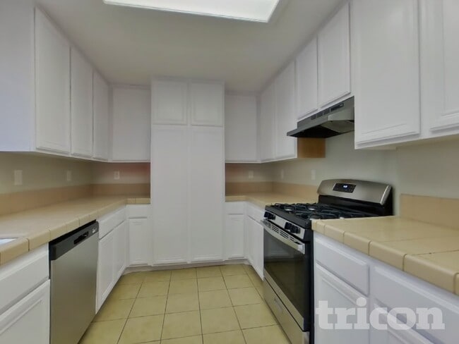 Building Photo - 16348 Appletree Ln