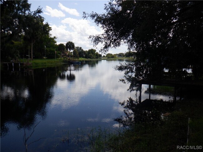 Foto del edificio - 9438 E Gospel Island Rd