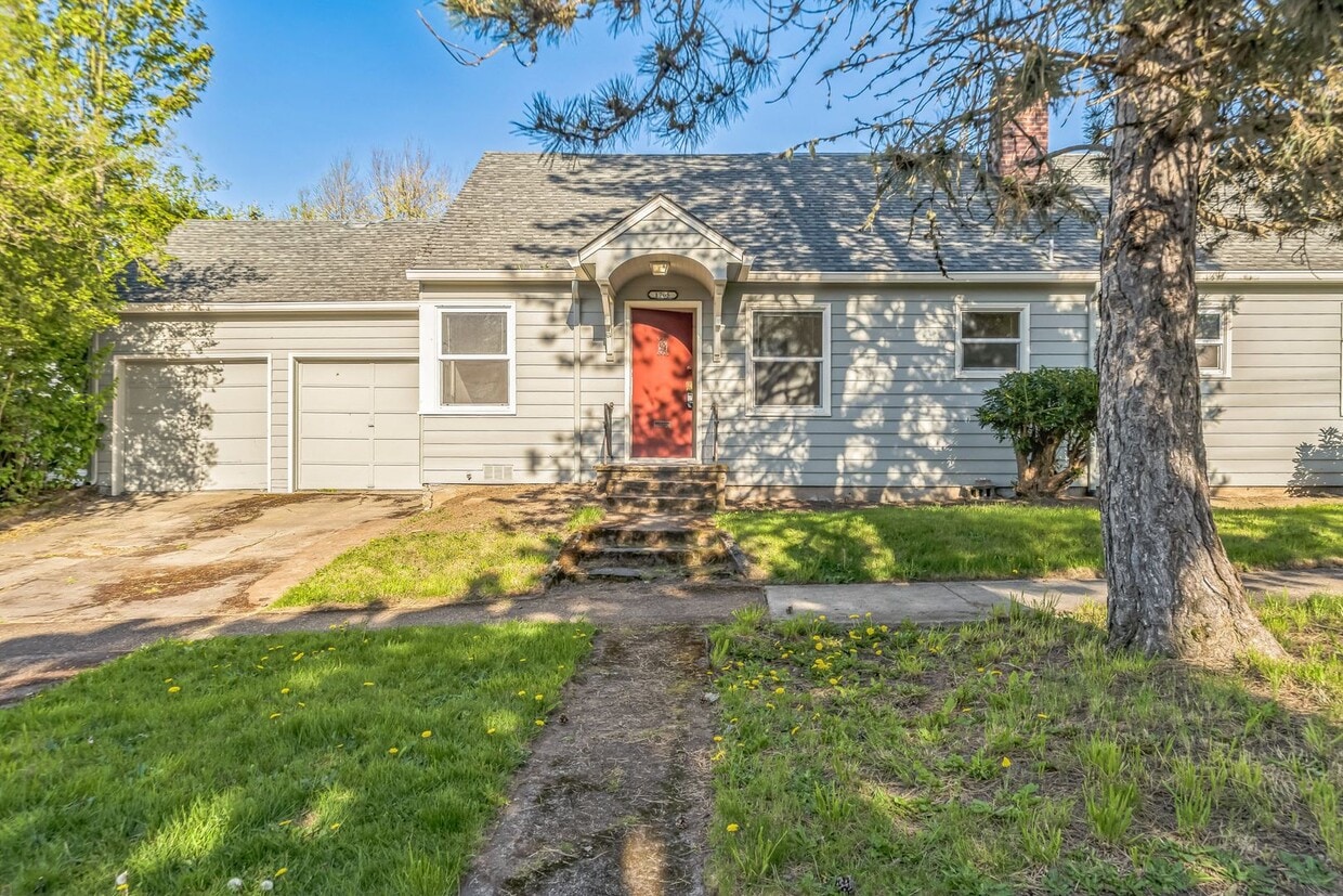 Primary Photo - 1705 Ash St