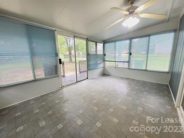 Foto del edificio - 6635 Elgywood Ln