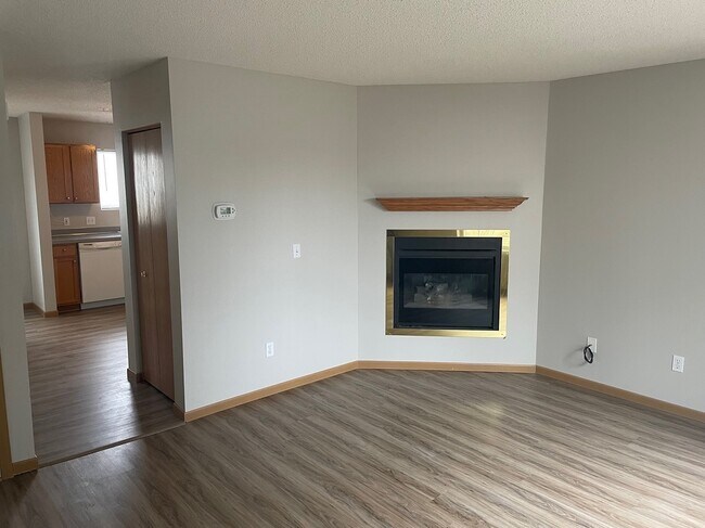 Building Photo - 9073 Scarlet Globe Dr
