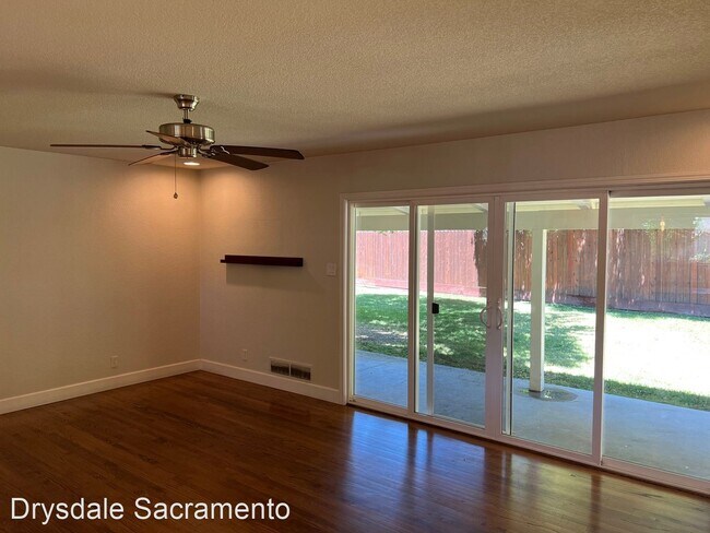 Building Photo - 4 br, 2.5 bath House - 3115 Sierra Oaks Drive
