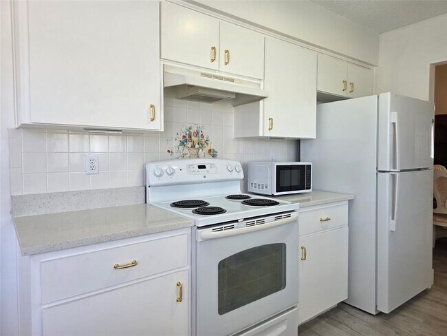 Building Photo - 9389 SE 174th Loop