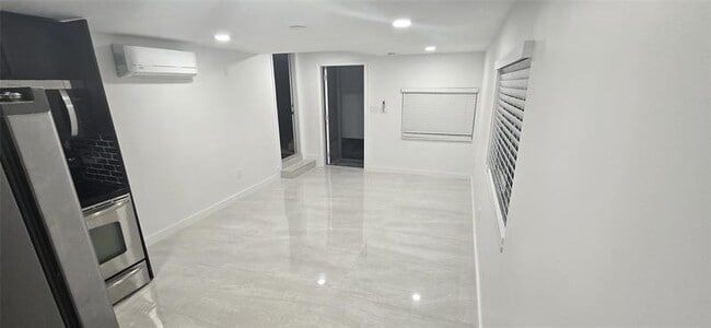 Foto del edificio - 5310 SW 23rd Terrace