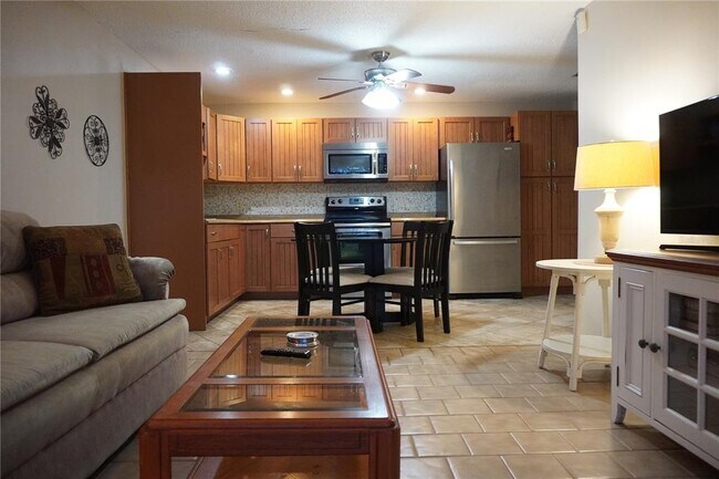 Building Photo - 4334 Tahitian Gardens Cir