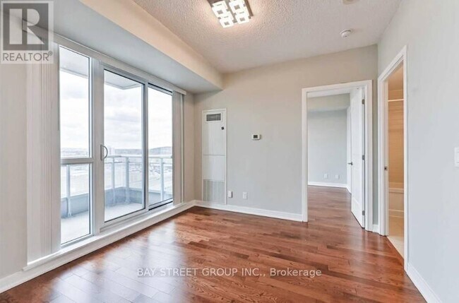 Building Photo - 9201 Yonge St