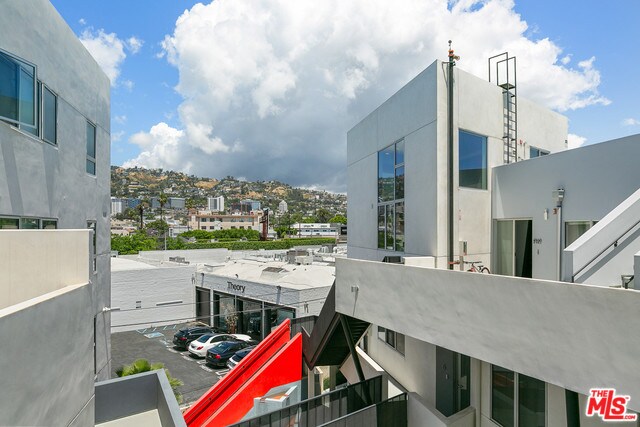 Foto del edificio - 616 N Croft Ave