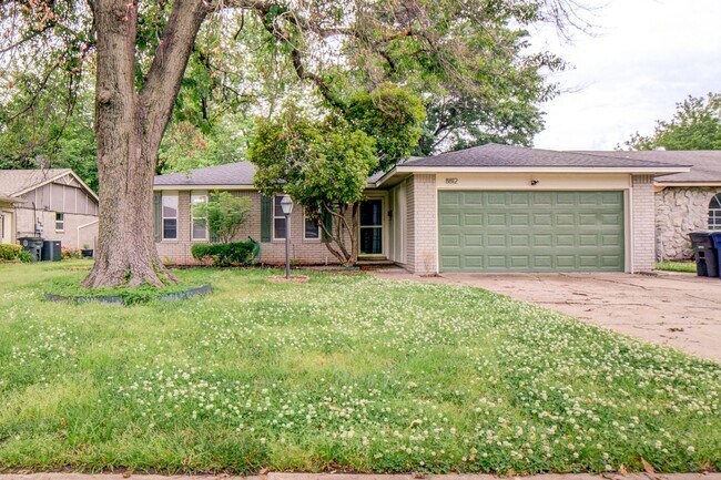 Foto del edificio - 3 Bed / 2 Bath in Memorial Estates!