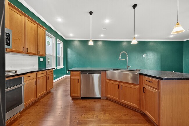 Building Photo - 2009 Kirby Landing Dr