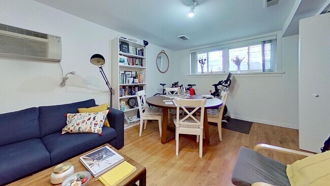 Foto del edificio - 2613 N Halsted St