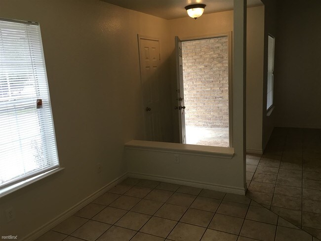 Foto del edificio - 3 br, 3 bath Duplex - 3716 Oldenburg Ln # ...