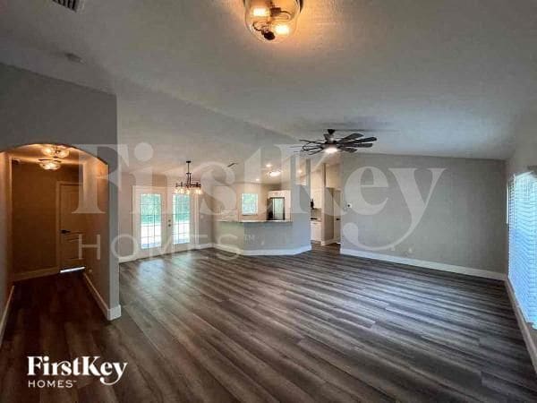 Foto del edificio - 2670 Denicke St