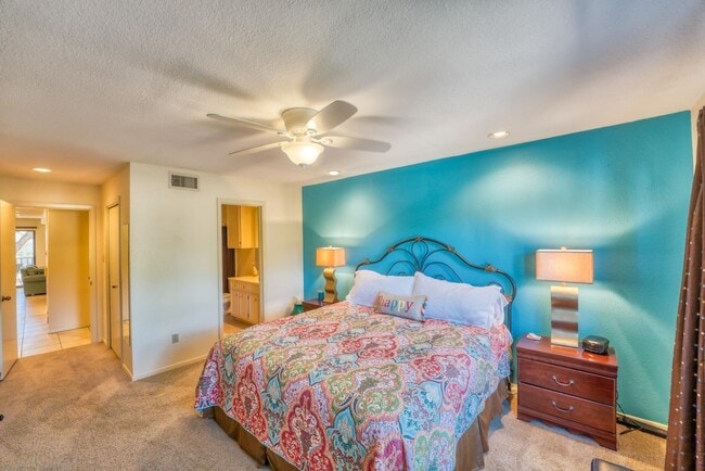 Building Photo - 307 Crestview