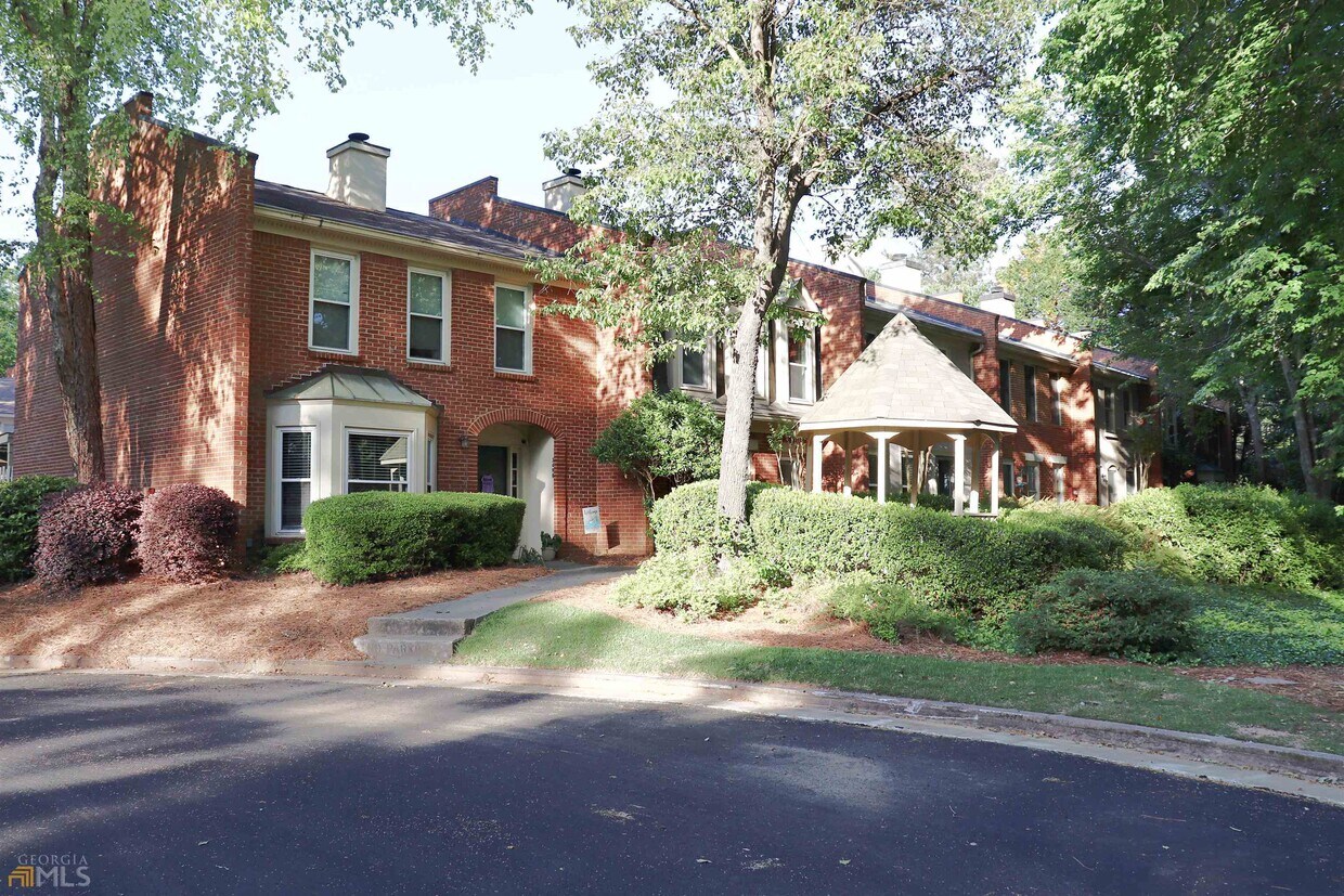 Primary Photo - 3496 Tulip Tree Ln