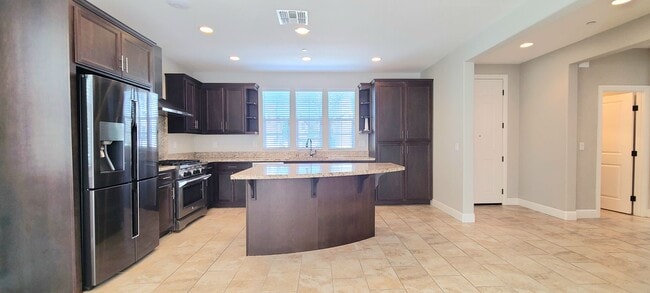 Building Photo - Beautifull Single Family Home in Folsom w/ Solar, Tankless Water Heater, Pool Access, Bonus Room ...