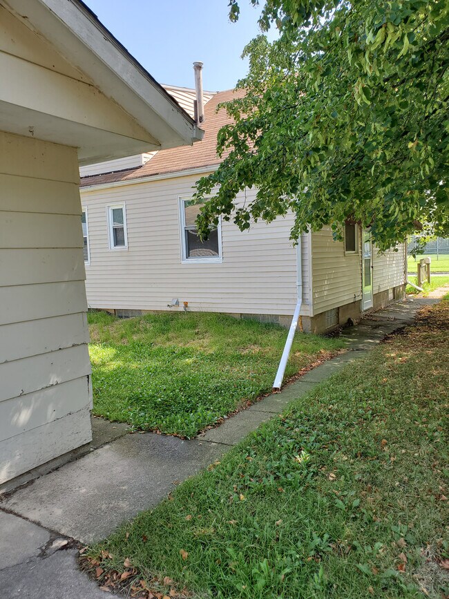 Building Photo - 3BDRM HOUSE FOR RENT