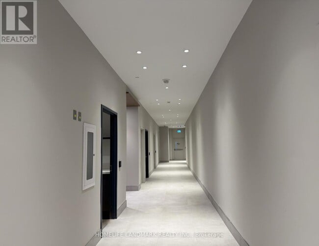 Photo du bâtiment - 3270 Sheppard Ave E