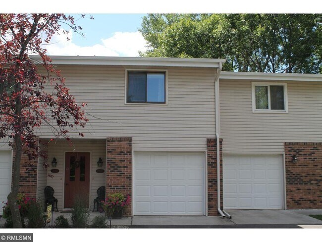 Foto del edificio - 17557 Pond Cir