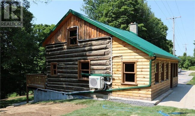 Photo du bâtiment - 3318 County Rd 8