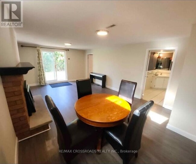 Building Photo - 304 Orsi Ave