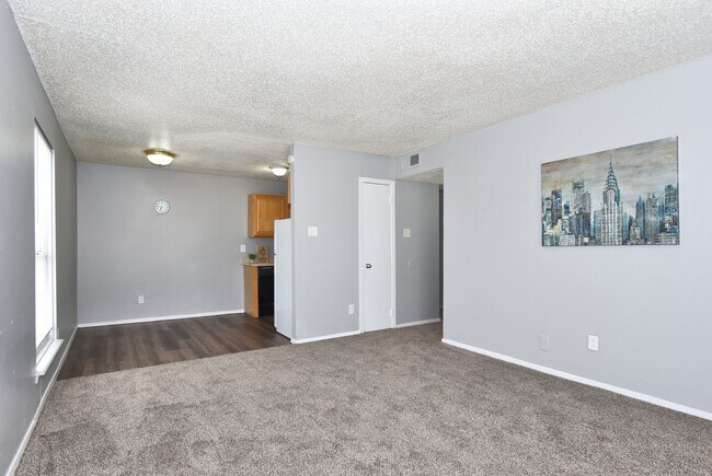 Interior Photo - Heatherstone Apartments
