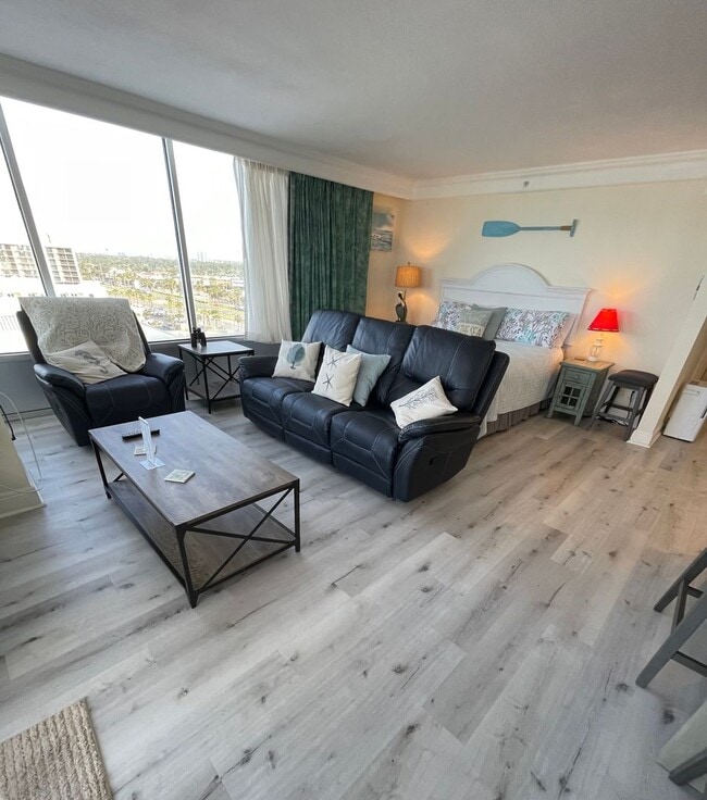 Photo - Oceanfront Corner View Condo - BEST VIEW & Wake up to the Oceanview from bed! DEPOSIT-FREE Rentin...