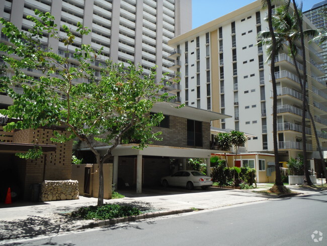 Building Photo - 2212 Aloha Dr