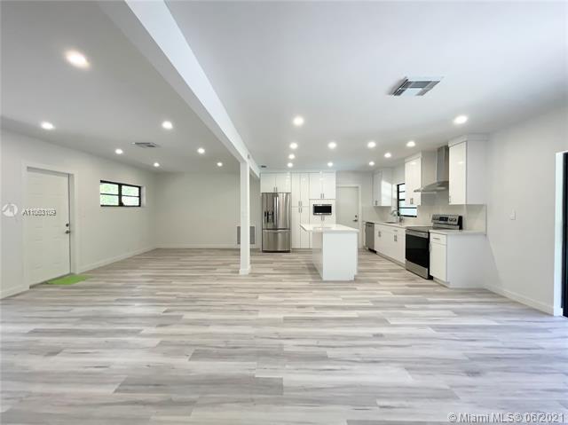 Building Photo - 12121 SW 77th Ave