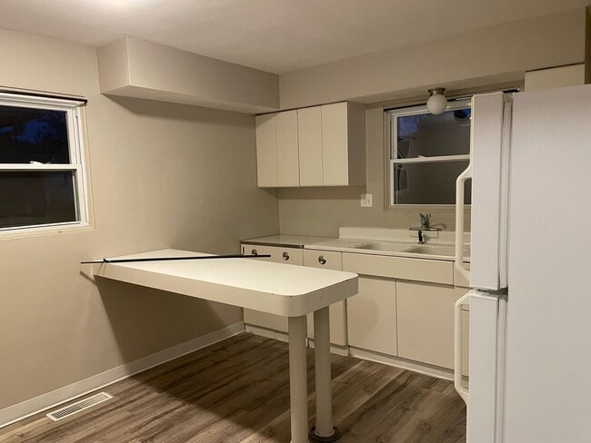 Building Photo - 1308 Chestnut Street Duplex