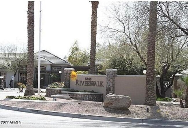 Building Photo - 5345 E Van Buren St