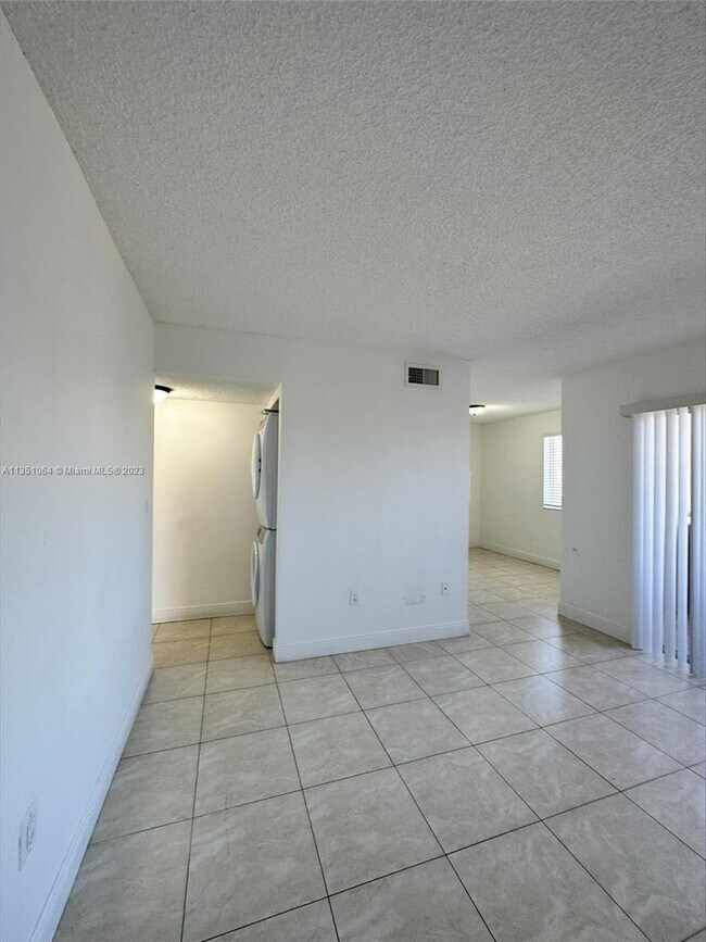 Building Photo - 6214 SW 131st Ct