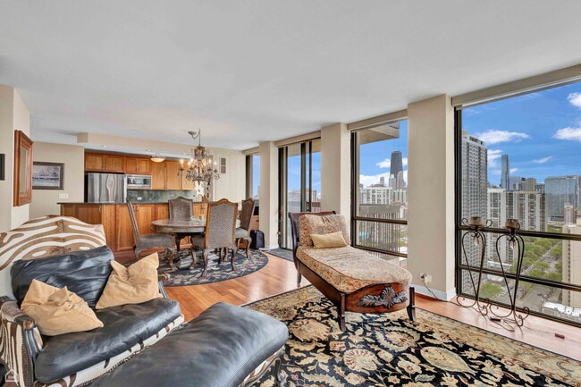 Building Photo - 1660 N La Salle Dr