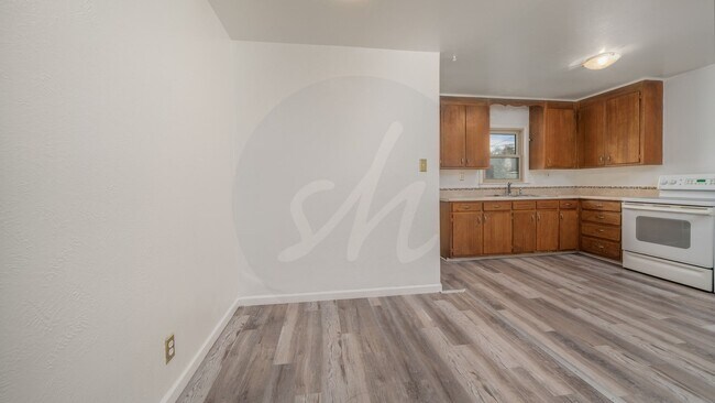 Foto del edificio - Charming Two Bedroom Duplex in Cheyenne He...