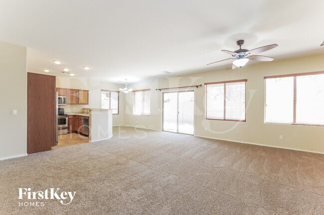 Foto del edificio - 8939 W St John Rd