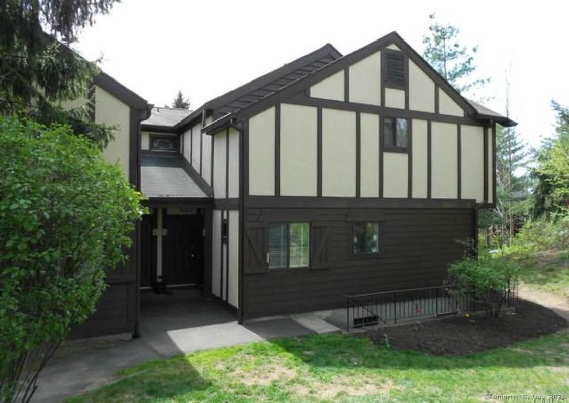 6 Falmouth Ct Unit 6, Brookfield, CT 06804 Condo for Rent in Brookfield, CT